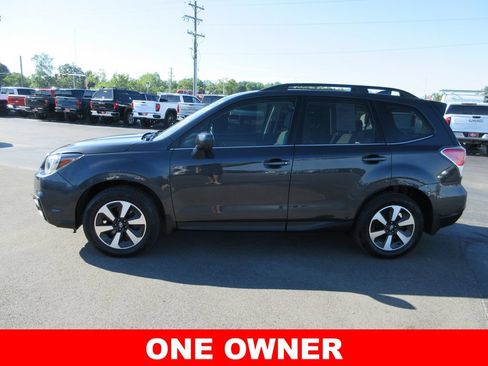 Used 2017 Subaru Forester 2.5i Limited AWD/4WD image 10