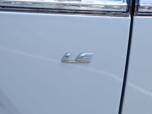 Certified 2024 Toyota Corolla Cross LE FWD image 11