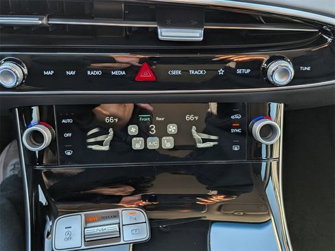 New 2026 Genesis GV70 2.5T image 22