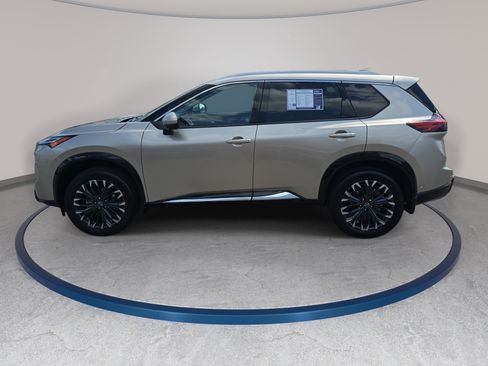 Certified 2024 Nissan Rogue Platinum AWD/4WD image 8