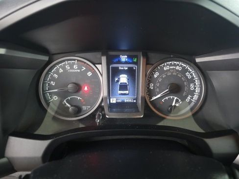 Used 2019 Toyota Tacoma Limited image 23