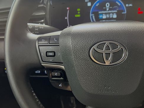 Used 2025 Toyota Camry LE w/ Convenience Package FWD image 19