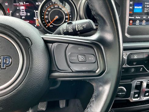 Used 2021 Jeep Wrangler Sport AWD/4WD image 22