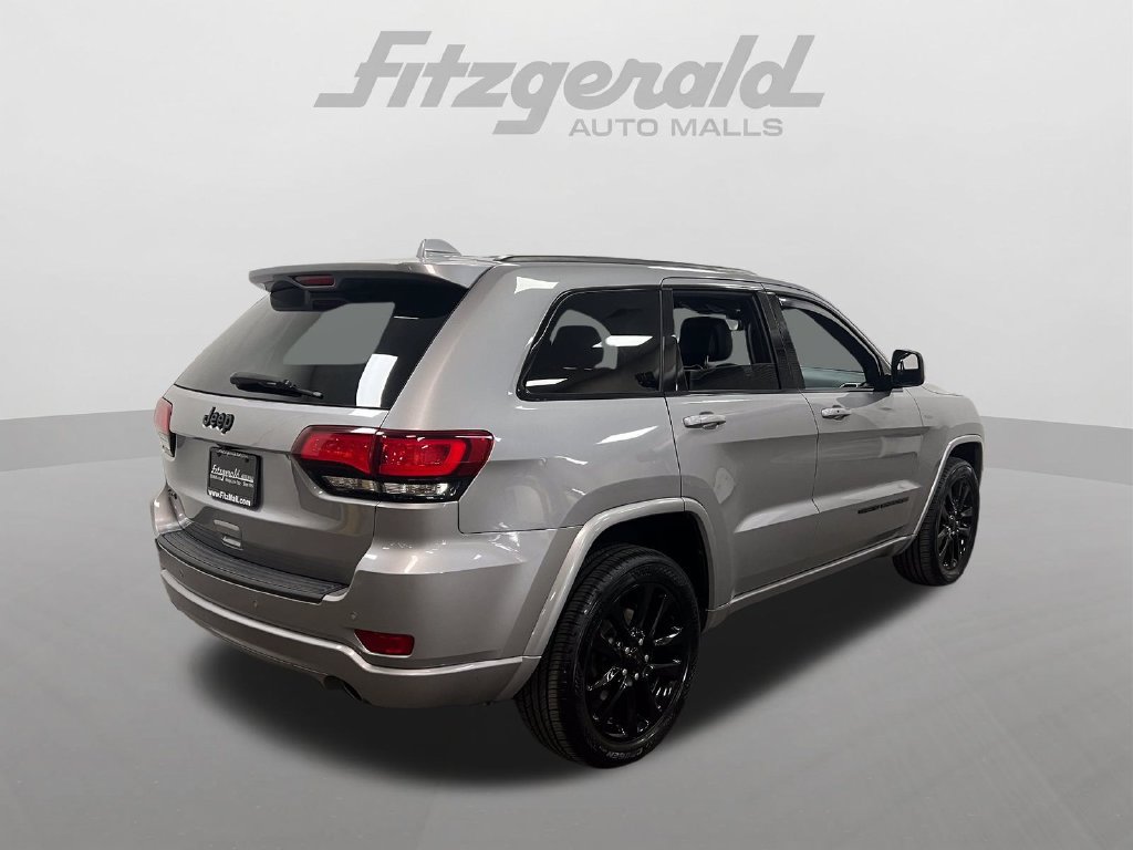 Used 2018 Jeep Grand Cherokee Altitude AWD/4WD image 5