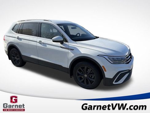 Used 2024 Volkswagen Tiguan SE image 7