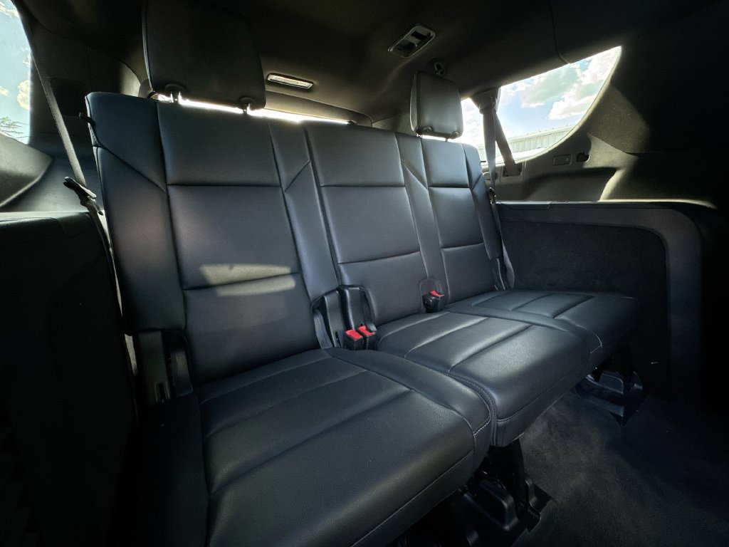 Used 2025 Cadillac Escalade ESV Luxury RWD image 30