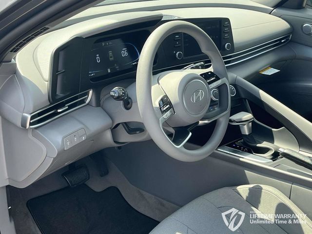 New 2026 Hyundai Elantra SE FWD image 9