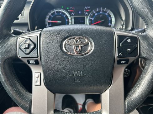 Used 2019 Toyota 4Runner SR5 AWD/4WD image 22