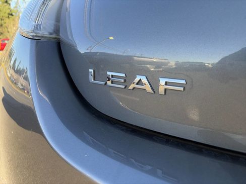 Used 2016 Nissan Leaf SV w/ Premium Package image 7