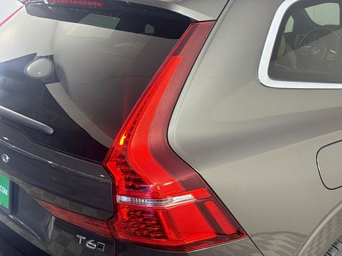 Used 2020 Volvo XC60 T6 Momentum image 34