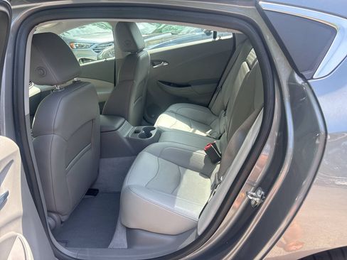 Used 2018 Chevrolet Volt LT w/ LT Driver Confidence Package FWD image 13