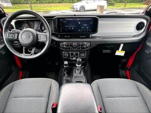 Used 2024 Jeep Wrangler Unlimited w/ Convenience Group AWD/4WD image 21