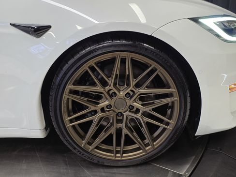 Used 2021 Tesla Model S Plaid image 40