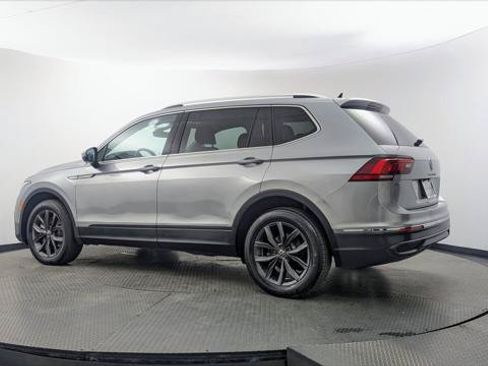 Used 2023 Volkswagen Tiguan SE FWD image 6