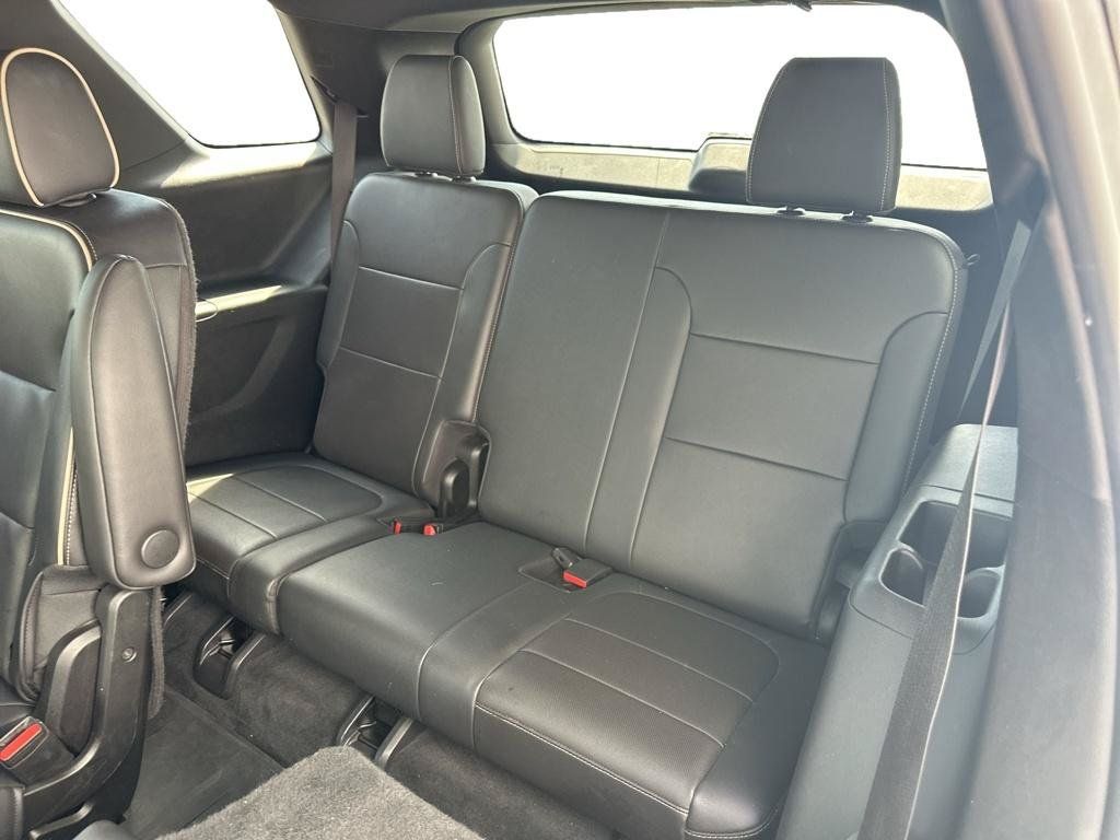 Used 2023 Chevrolet Traverse Premier w/ Redline Edition AWD/4WD image 8