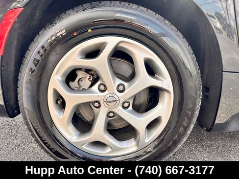 Used 2023 Chrysler Pacifica Limited FWD image 8