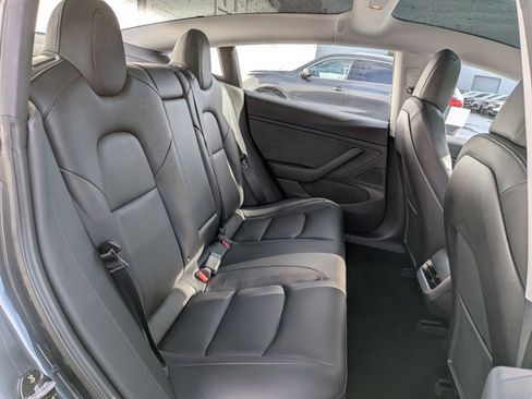 Used 2018 Tesla Model 3 Mid Range image 22