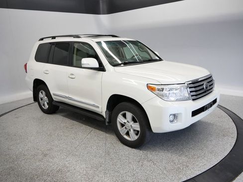Used 2015 Toyota Land Cruiser image 15