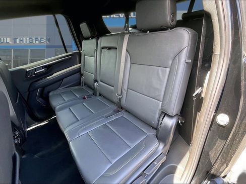 Used 2025 Chevrolet Suburban Z71 AWD/4WD image 22