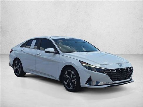 Used 2023 Hyundai Elantra Limited FWD image 3