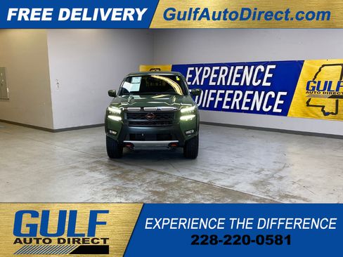 Used 2025 Nissan Frontier PRO-4X w/ Tow Package AWD/4WD image 3