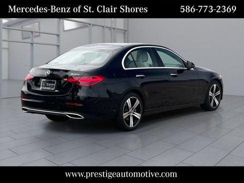 Used 2025 Mercedes-Benz C 300 4MATIC Sedan image 5