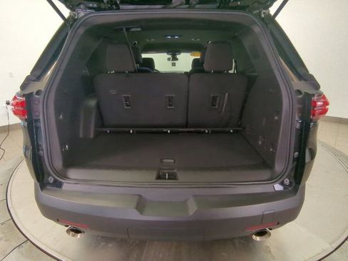 Used 2023 Chevrolet Traverse LT w/ Midnight/Sport Edition image 28