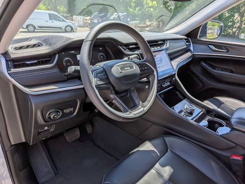 Used 2023 Jeep Grand Cherokee L Limited AWD/4WD image 14