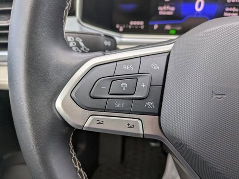 Certified 2025 Volkswagen Taos SE AWD/4WD image 27