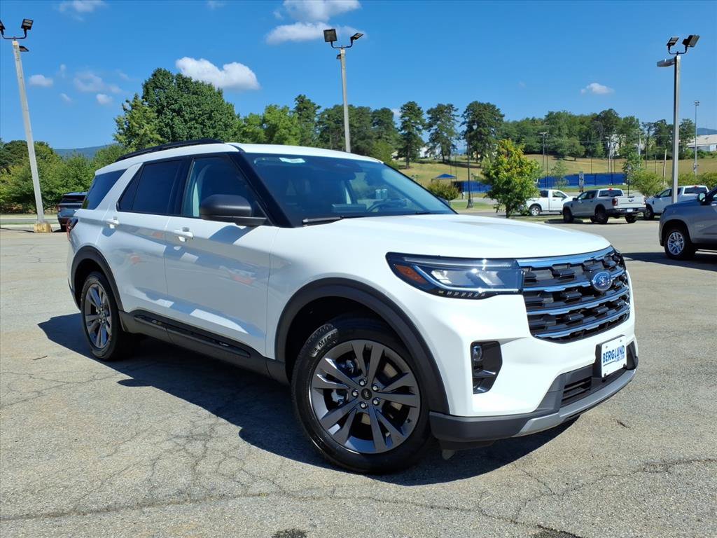 New 2026 Ford Explorer Active w/ Active Comfort Package AWD/4WD image 1