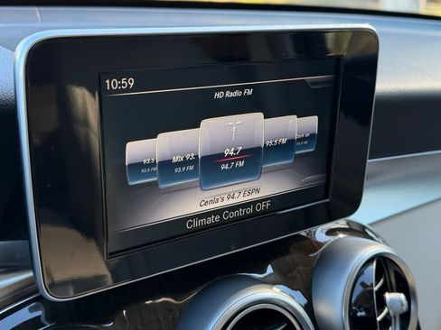 Used 2019 Mercedes-Benz GLC 300 image 19