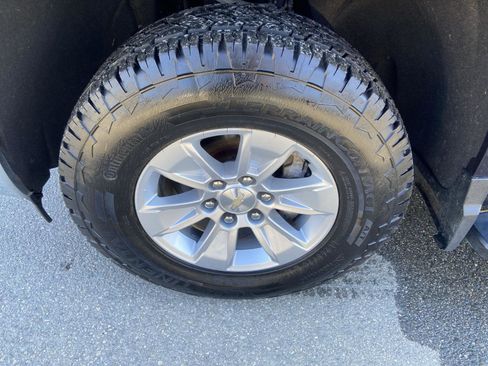 Used 2022 Chevrolet Silverado 1500 LT w/ Safety Package image 9