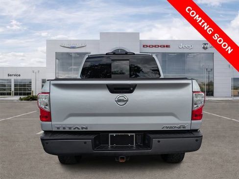 Used 2017 Nissan Titan PRO-4X AWD/4WD image 4