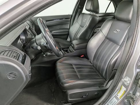 Used 2017 Chrysler 300 S AWD/4WD image 15