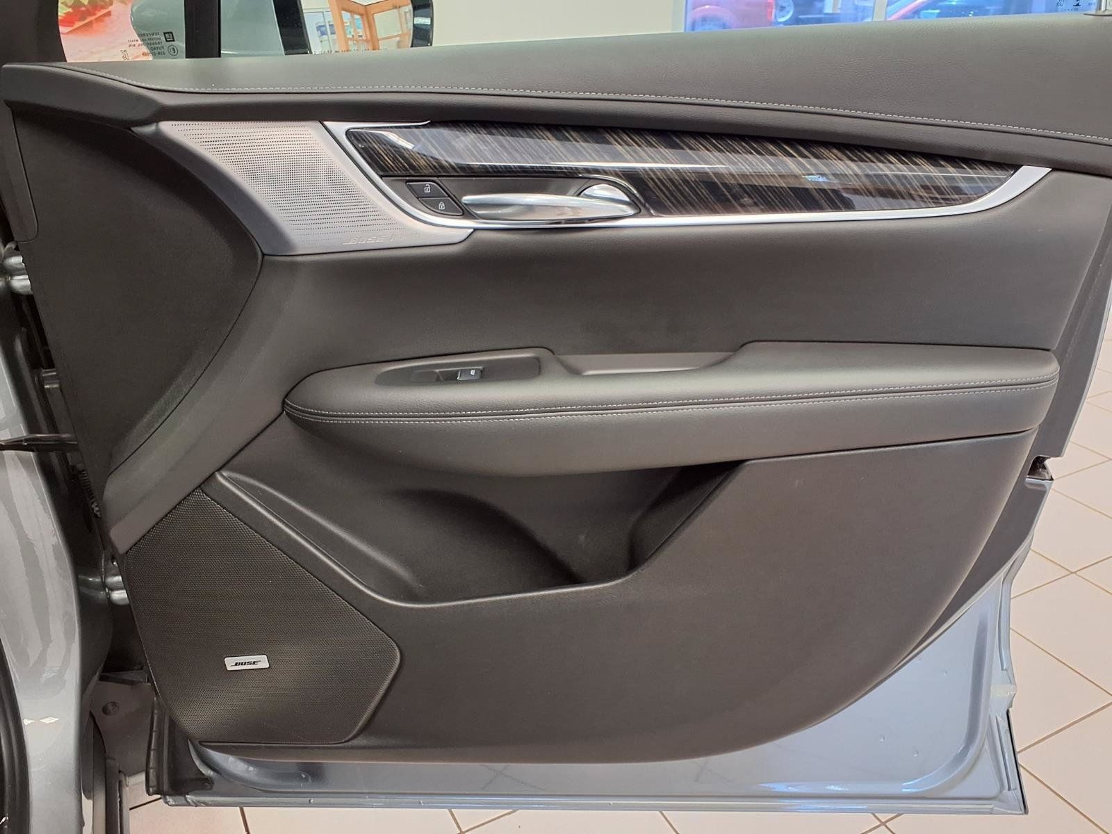 Certified 2025 Cadillac XT6 Premium Luxury FWD image 12