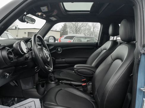 Used 2019 MINI Cooper 2-Door Hardtop image 7