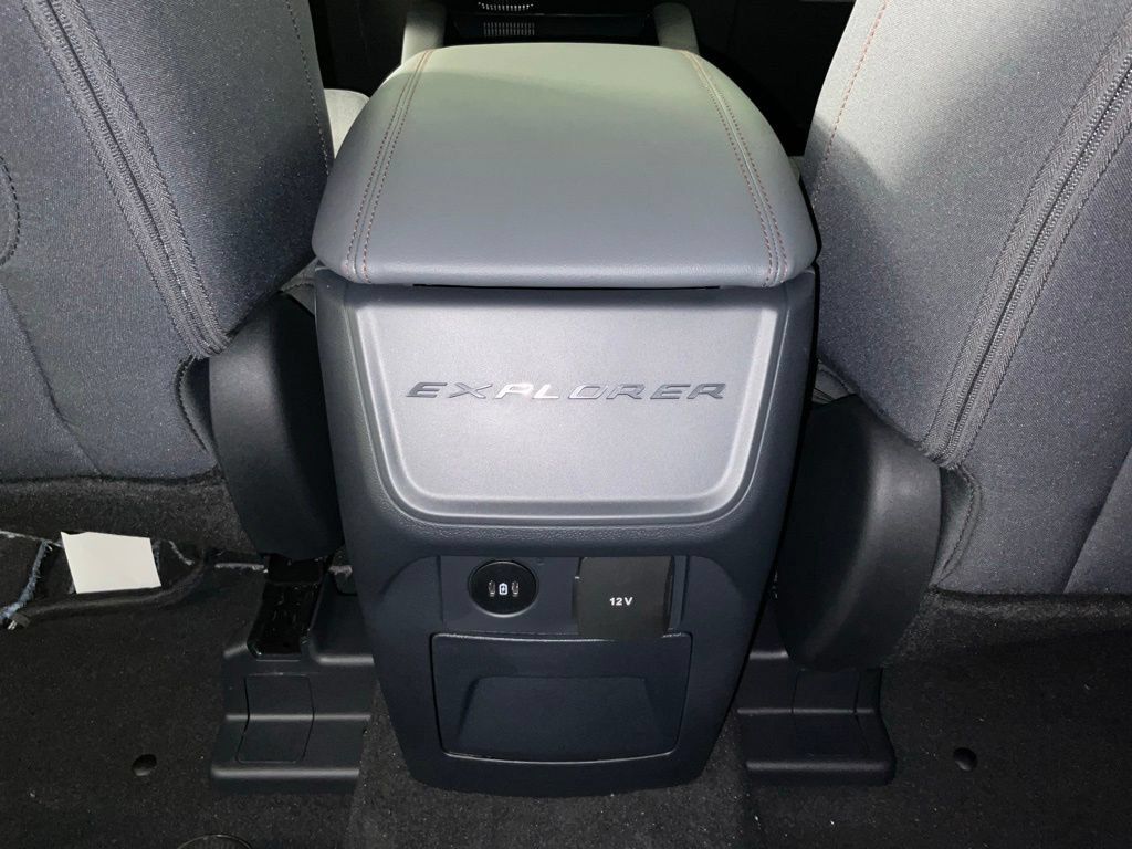 New 2027 Ford Explorer Active RWD image 18