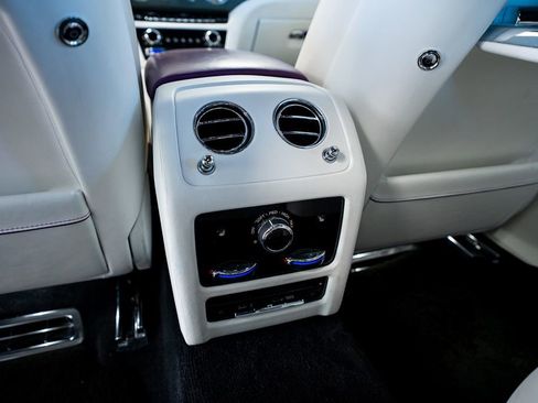 Used 2022 Rolls-Royce Ghost w/ Ghost Package AWD/4WD image 42