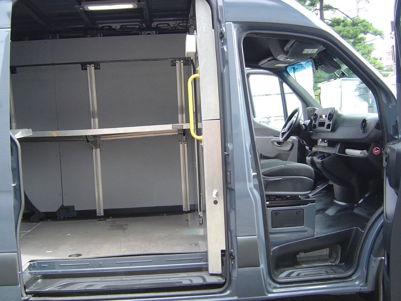 Used 2021 Mercedes-Benz Sprinter 2500 image 9