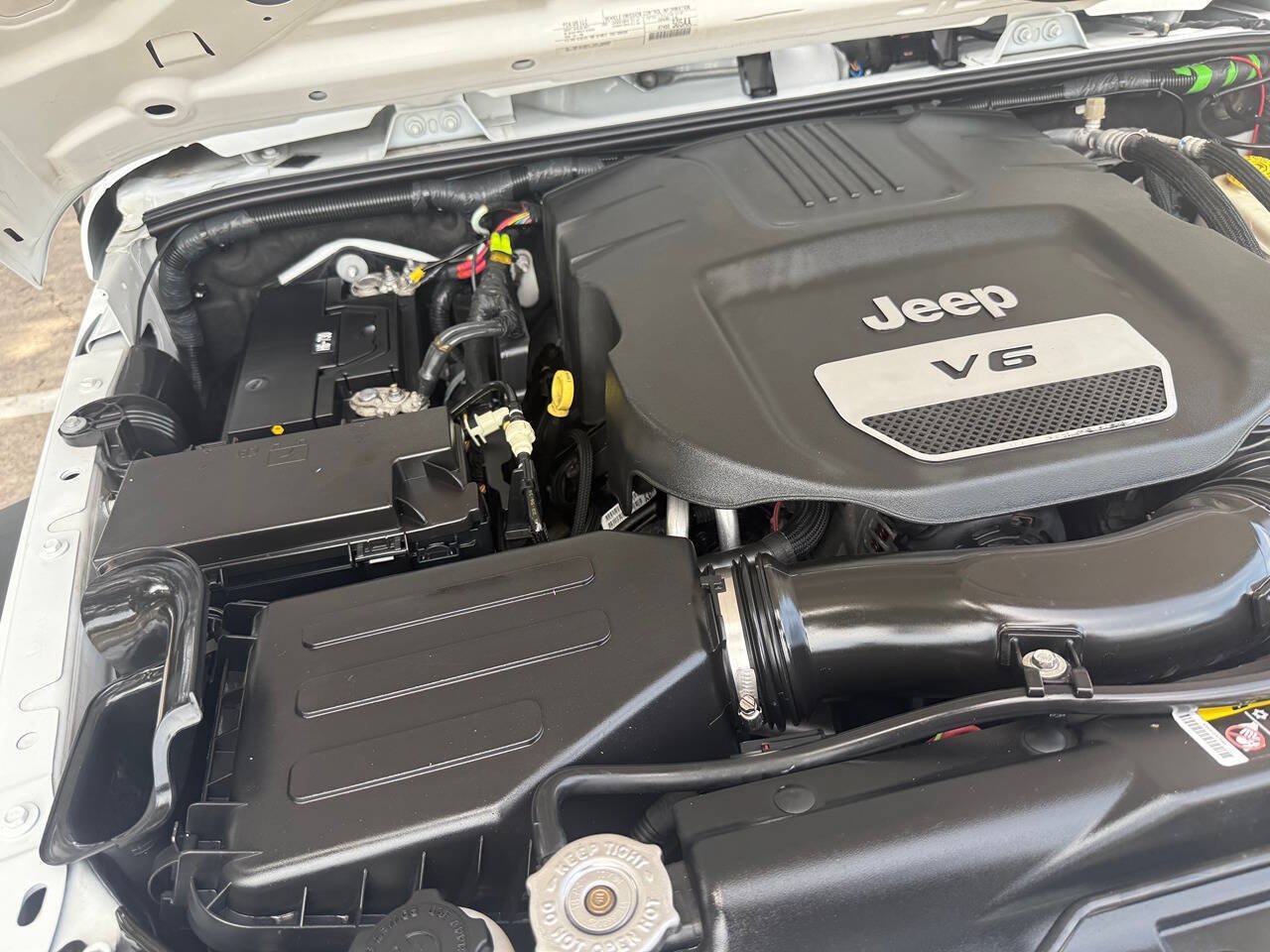 Used 2016 Jeep Wrangler Unlimited Sport w/ Connectivity Group AWD/4WD image 34