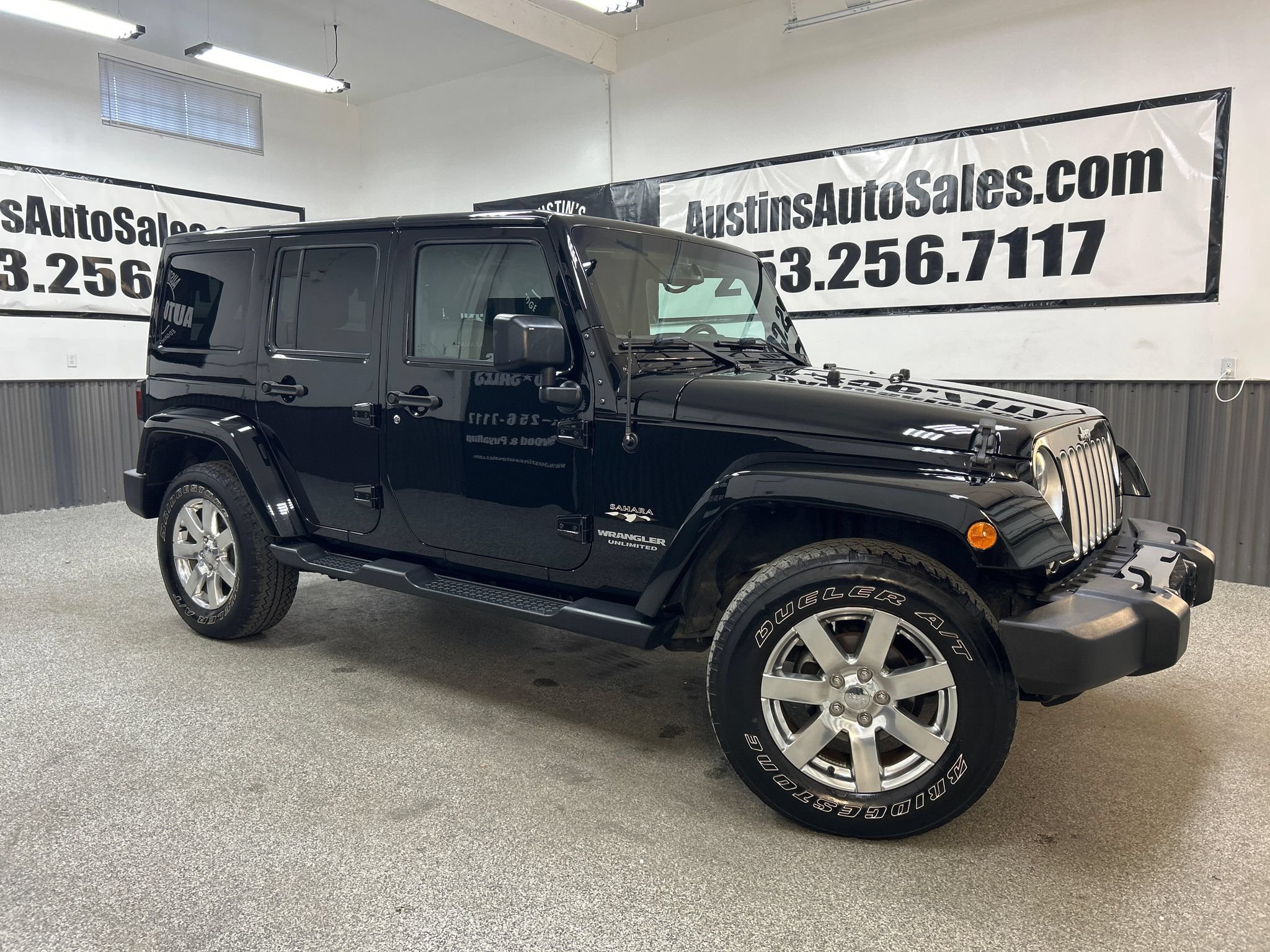 Used 2016 Jeep Wrangler Unlimited Sahara w/ Dual Top Group AWD/4WD image 1