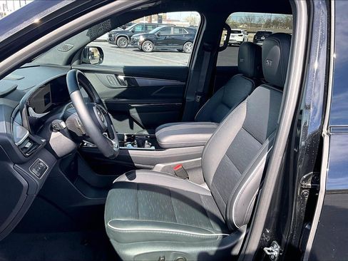 Used 2025 Buick Enclave Sport Touring image 23