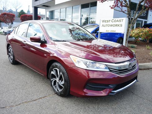Used 2017 Honda Accord LX image 7
