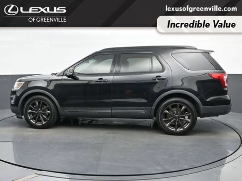 Used 2017 Ford Explorer XLT w/ Equipment Group 202A FWD image 5
