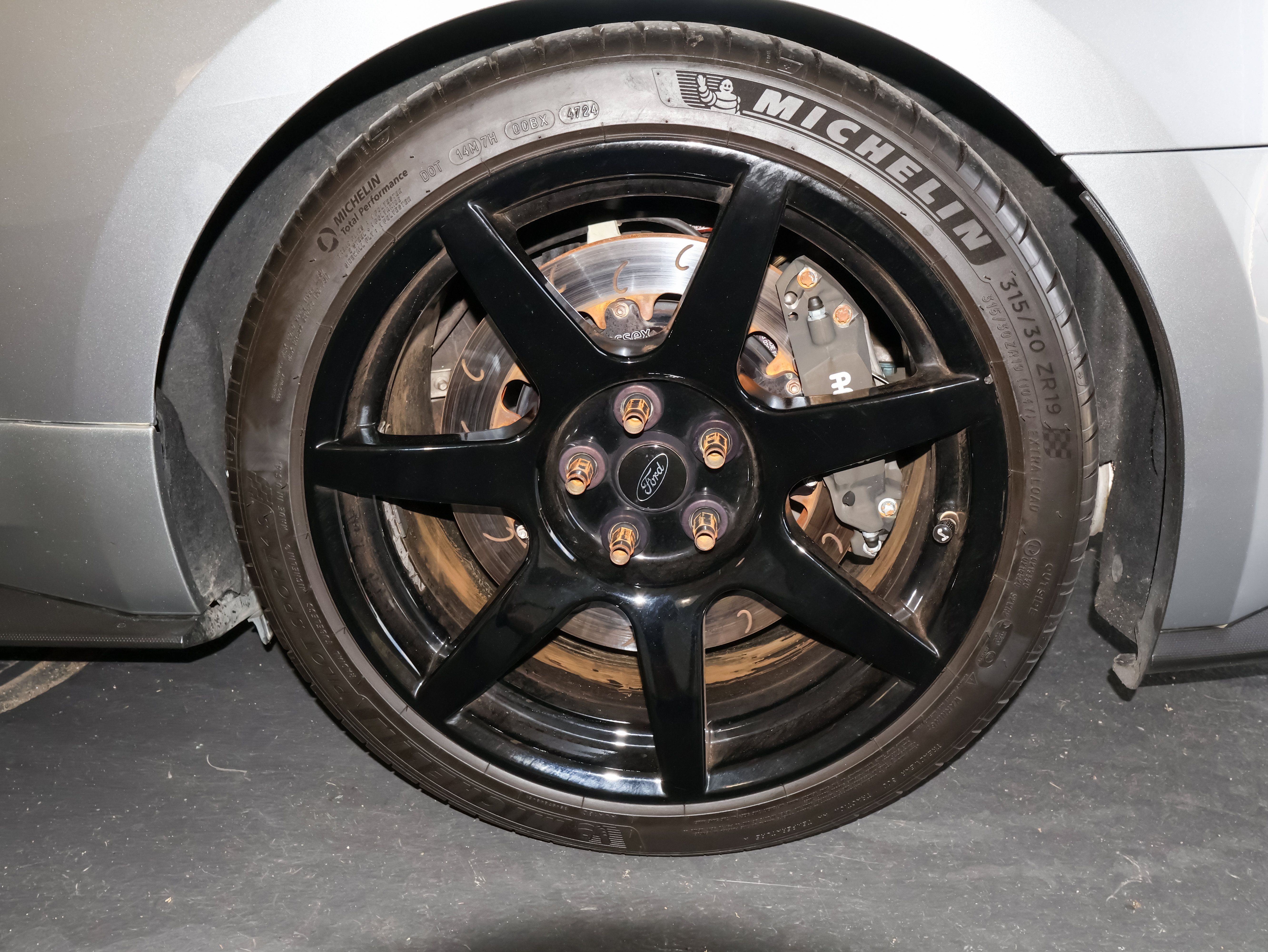 Used 2020 Ford Mustang Shelby GT350R w/ GT350R Equipment Group 920A RWD image 37