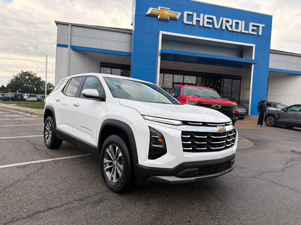 Used 2026 Chevrolet Equinox LT FWD image 1