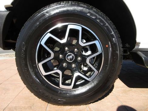 Certified 2025 Ford Bronco Outer Banks image 8