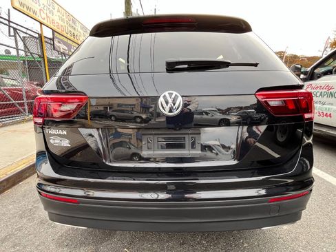 Used 2020 Volkswagen Tiguan S image 7