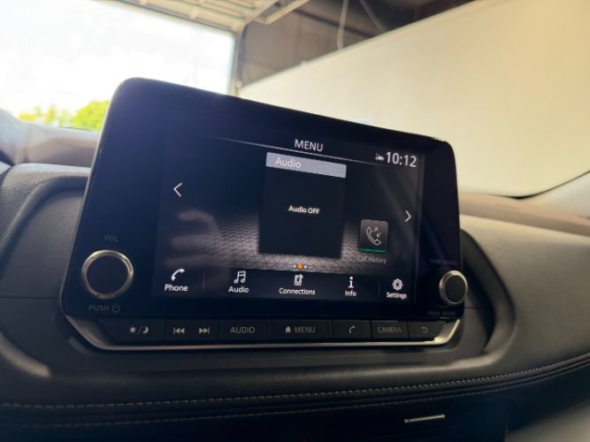 Used 2023 Nissan Rogue SV FWD image 15