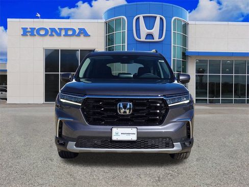 New 2025 Honda Pilot Touring image 8